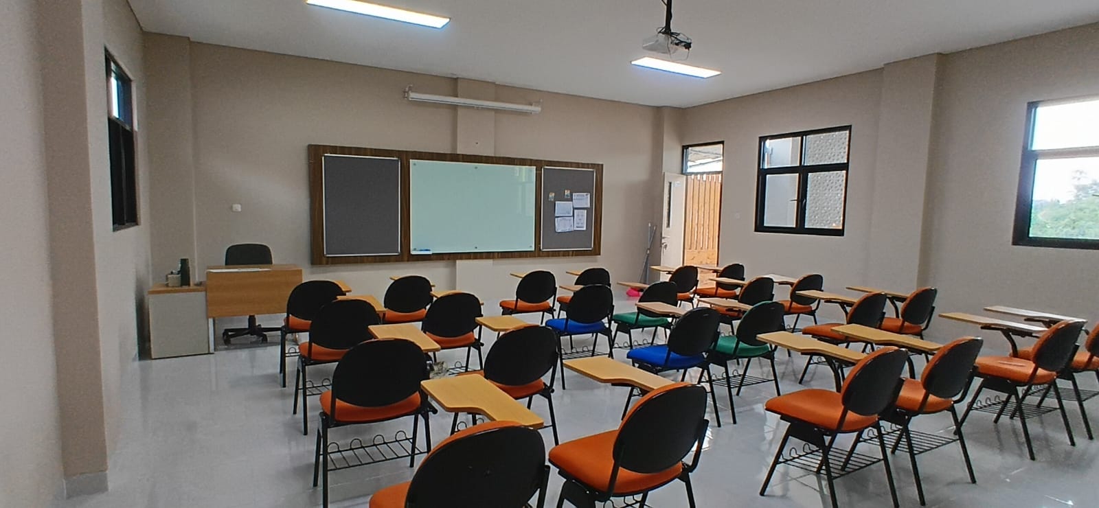 Ruang Kelas 7 Banat